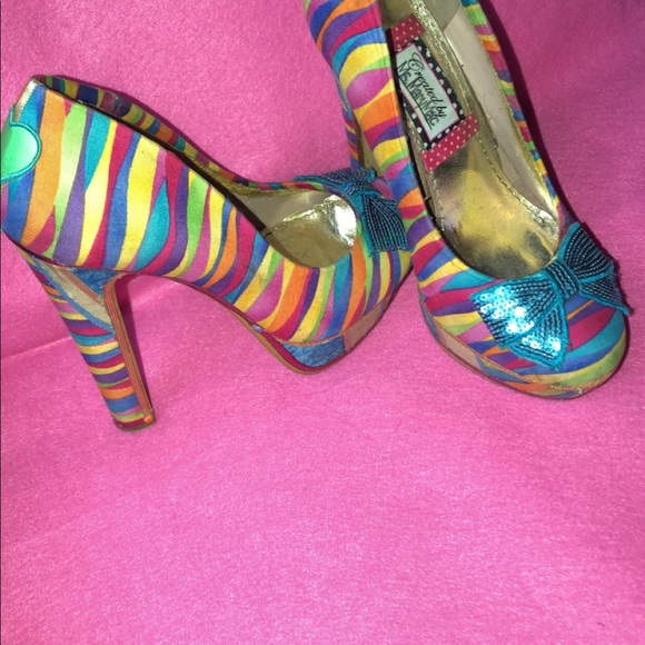 Custom One Of A Kind Sexy Heels - Picture 2 of 4